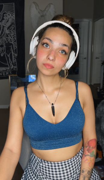 hoi dnd time
live now