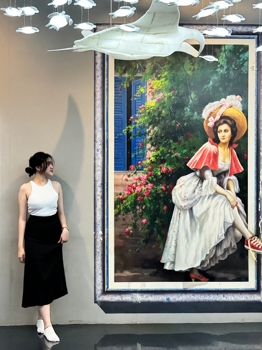 artinisland's tweet photo. Do you have a photo featured in the painting Lady with Red Sneakers? Share it with us, drop yours in the comments 👇

Visit us at 📍175 15th Ave., Brgy. Socorro, Cubao, Quezon City 

#artinisland #themediasquare #museumph #museumphilippines #museum #immersivemuseum #3Dpaintings https://t.co/SQMI2rhO07