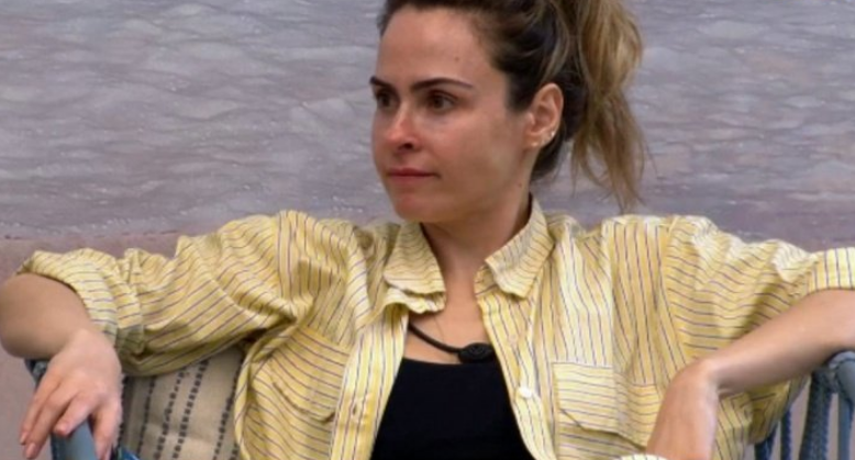 A Sol foi expulsa por causa um pisão no pé da Ana Paula! kkkkkkkkkkkkkkkkkkkkkkkkkkkkkkkkkkkk

Ana Paula vc é patética! 

 #BBB26