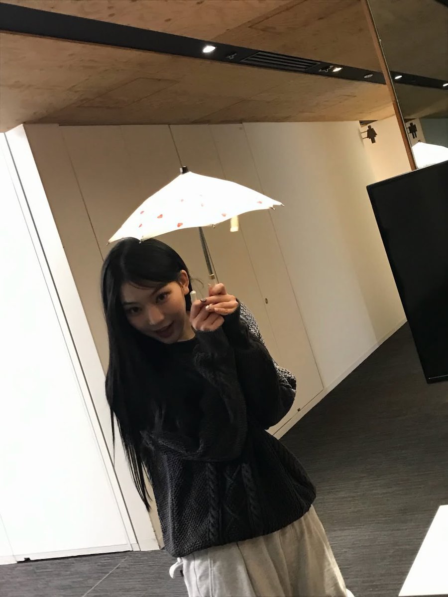 putting myself in the shoes of a main girl character in a shoujo manga when it’s raining even though i’m indoors simply because i have free will. · ͟͟͞͞❥