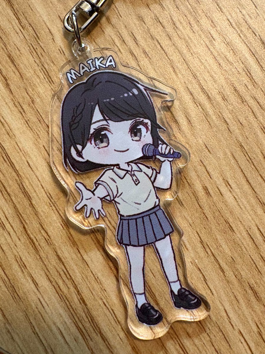 ちびまいかアクリルキーホルダーを実は作ってました。 早く本人に見せ