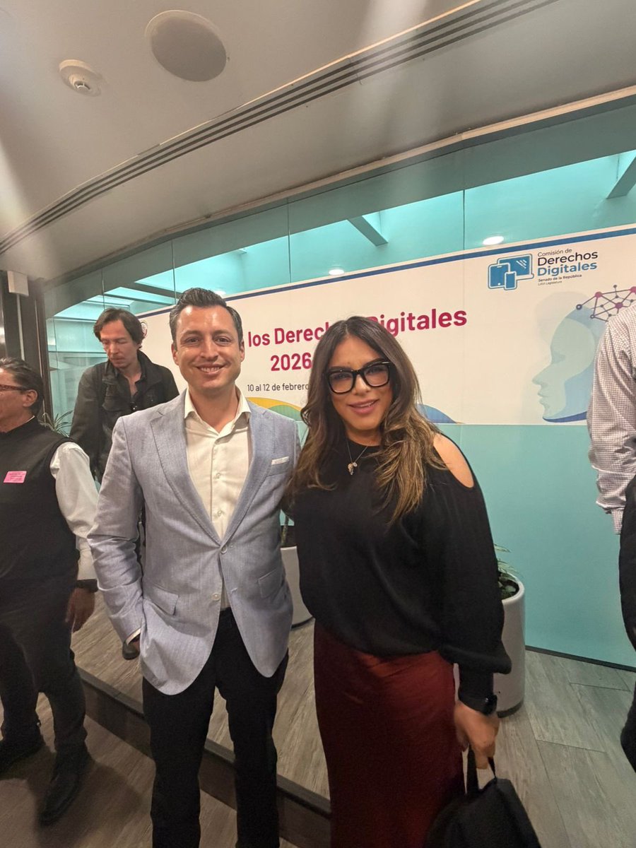 Liz Monribot tweet media
