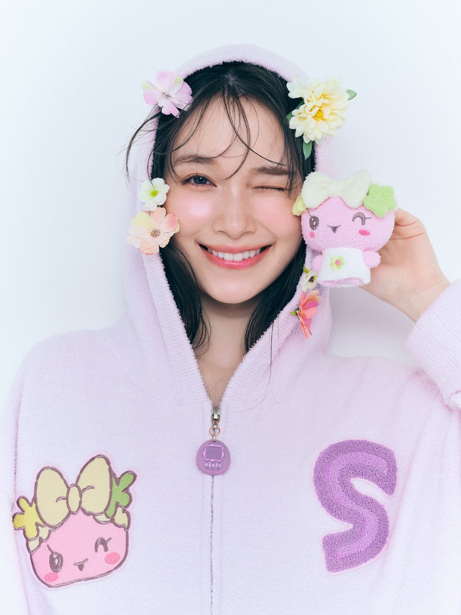BEEEEM_NEWS's tweet photo. 櫻坂46・守屋麗奈をモデルに起用 ── SNIDEL HOMEが『たまごっち』と初コラボレーション。ここでしか手に入らないオリジナルアートデザインを含む全14型を発売
#櫻坂46 #守屋麗奈 #SNIDELHOME #たまごっち 
https://t.co/FNoL1HbNWQ https://t.co/DzlxjLX55l