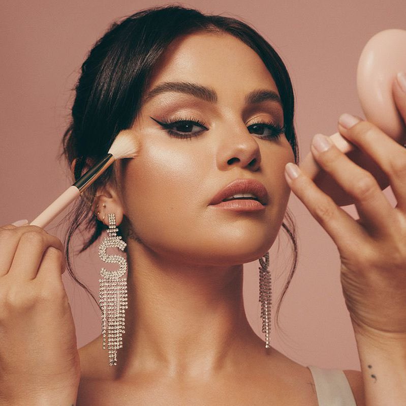 SGchartupdate's tweet photo. Selena Gomez’s Rare Beauty has partnered with Hue Report, a community dedicated to honor black beauty, Selena has also donated in honor of Black History Month. https://t.co/AwBcW3cgzv