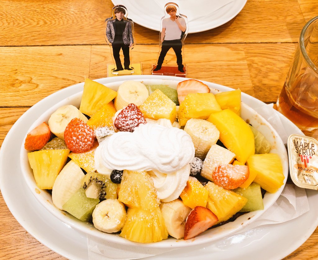 こんにちは☀
寒いし動きたくないけど、やることありすぎてボンヤリしてます😇 
やらないと夏休み最終日の宿題みたいなことになるので…😱 頑張らねば！
皆さまも暖かくして良き１日を🦔

リーベルのフレンチトースト美味しかった思い出✨フルーツの下にパンプティングがいます🤤