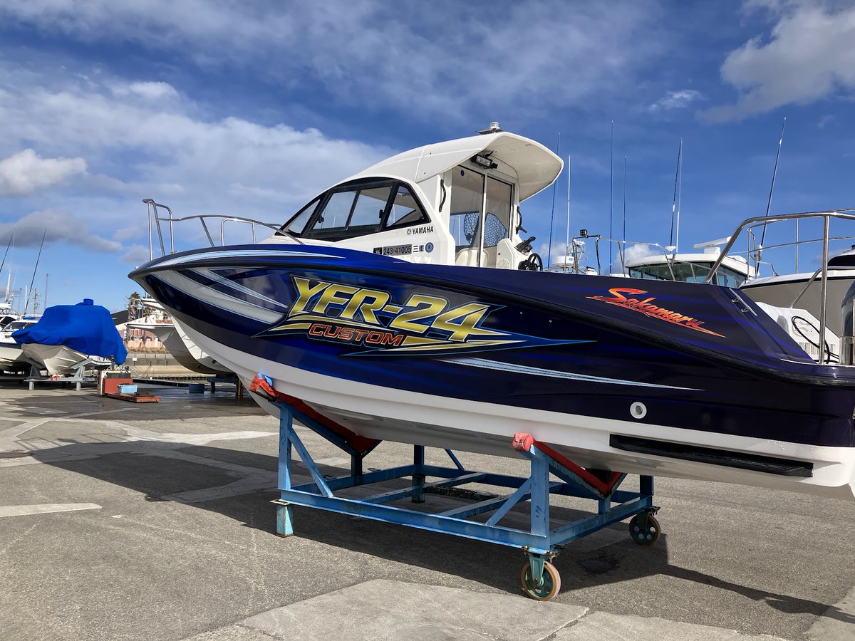 daiichimarine's tweet photo. 「ボートラッピング」
オーナーによるオリジナルラッピング
細部にわたり中々素晴らしいですね

#ラッピング　
#ステッカー　
#デザイン　
#YFR24　
#オリジナル https://t.co/XVsZvTzTqN