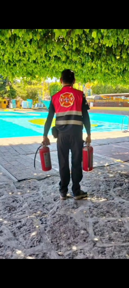 UN EXTINTOR, PUEDE HACER UNA GRAN DIFERENCIA EN TU
#negocio 
#hogar 
#auto
RECUERDA, es mejor tenerlo y no usarlo, que necesitarlo y no tenerlo.
A SUS ORDENES.