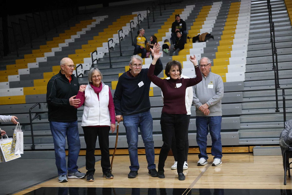 UWOshkoshTitans's tweet photo. Love was in the air and the 3s were raining down on the court 🏀 💛 📸 

Check out all the photos captured at today's game here: https://t.co/cM4jByjkOr  

#GoldStandard https://t.co/4bVc1E04zx