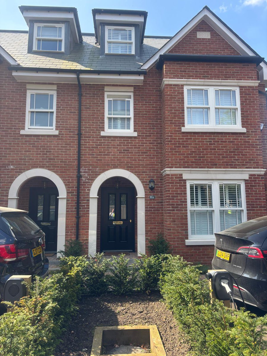 A couple of lovely properties in Kent we had the please of supplying our wet cast stone too.  Project consisted of  full window surrounds, string courses and arched door surround.  Great team effort by all involved.
#caststonemanufacturer
#architecturalcaststone
#wetcaststone