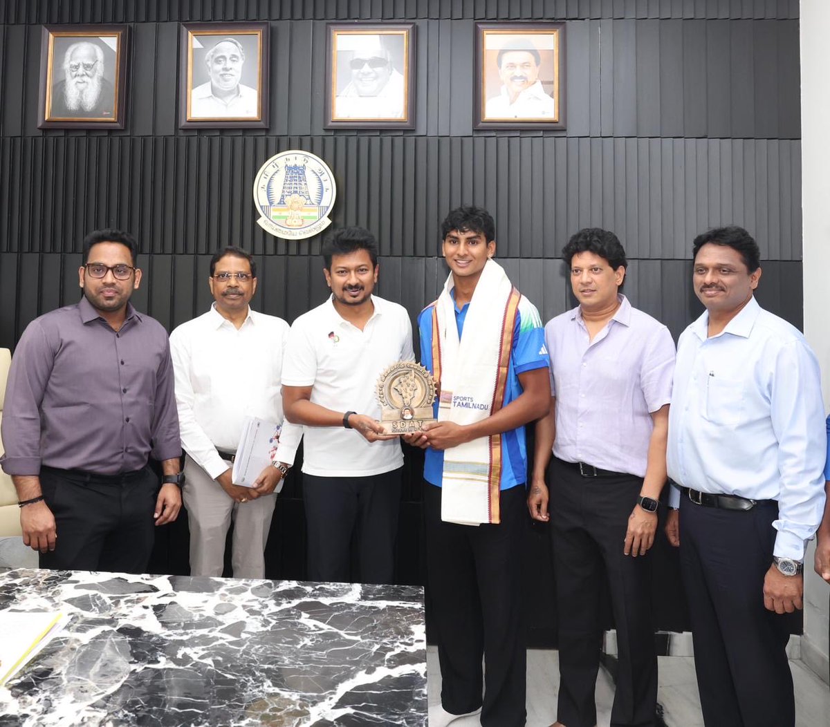 Udhaystalin's tweet photo. ICC Under-19 உலகக் கோப்பை கிரிக்கெட் போட்டி 2026-இல் கோப்பையை வென்ற நம் இந்திய அணியில், இடம்பெற்று இருந்த தமிழ்நாட்டைச் சேர்ந்த கிரிக்கெட் வீரர்களான தம்பிகள் அம்ப்ரிஷ் மற்றும் தீபேஷ் ஆகியோரை இன்று நாம் நேரில் சந்தித்து வாழ்த்தினோம்.

சர்வதேச கிரிக்கெட் போட்டிகளில் தமிழ்நாட்டைச் சேர்ந்த வீரர்கள் தங்களது சிறப்பான திறமையினை வெளிப்படுத்தி வருவது நம் அனைவருக்கும் பெருமை!

இந்த இளம் வீரர்களுக்கு நம் திராவிட மாடல் அரசு எல்லா வகையிலும் துணை நிற்கும். @SportsTN_