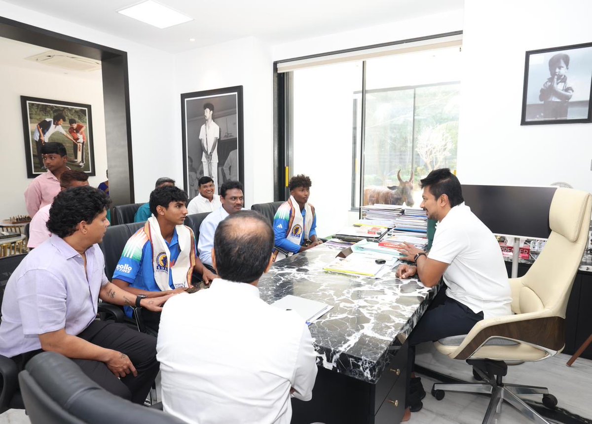 Udhaystalin's tweet photo. ICC Under-19 உலகக் கோப்பை கிரிக்கெட் போட்டி 2026-இல் கோப்பையை வென்ற நம் இந்திய அணியில், இடம்பெற்று இருந்த தமிழ்நாட்டைச் சேர்ந்த கிரிக்கெட் வீரர்களான தம்பிகள் அம்ப்ரிஷ் மற்றும் தீபேஷ் ஆகியோரை இன்று நாம் நேரில் சந்தித்து வாழ்த்தினோம்.

சர்வதேச கிரிக்கெட் போட்டிகளில் தமிழ்நாட்டைச் சேர்ந்த வீரர்கள் தங்களது சிறப்பான திறமையினை வெளிப்படுத்தி வருவது நம் அனைவருக்கும் பெருமை!

இந்த இளம் வீரர்களுக்கு நம் திராவிட மாடல் அரசு எல்லா வகையிலும் துணை நிற்கும். @SportsTN_