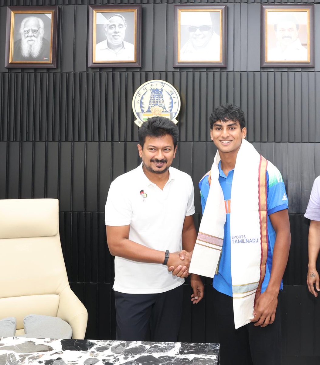 Udhaystalin's tweet photo. ICC Under-19 உலகக் கோப்பை கிரிக்கெட் போட்டி 2026-இல் கோப்பையை வென்ற நம் இந்திய அணியில், இடம்பெற்று இருந்த தமிழ்நாட்டைச் சேர்ந்த கிரிக்கெட் வீரர்களான தம்பிகள் அம்ப்ரிஷ் மற்றும் தீபேஷ் ஆகியோரை இன்று நாம் நேரில் சந்தித்து வாழ்த்தினோம்.

சர்வதேச கிரிக்கெட் போட்டிகளில் தமிழ்நாட்டைச் சேர்ந்த வீரர்கள் தங்களது சிறப்பான திறமையினை வெளிப்படுத்தி வருவது நம் அனைவருக்கும் பெருமை!

இந்த இளம் வீரர்களுக்கு நம் திராவிட மாடல் அரசு எல்லா வகையிலும் துணை நிற்கும். @SportsTN_