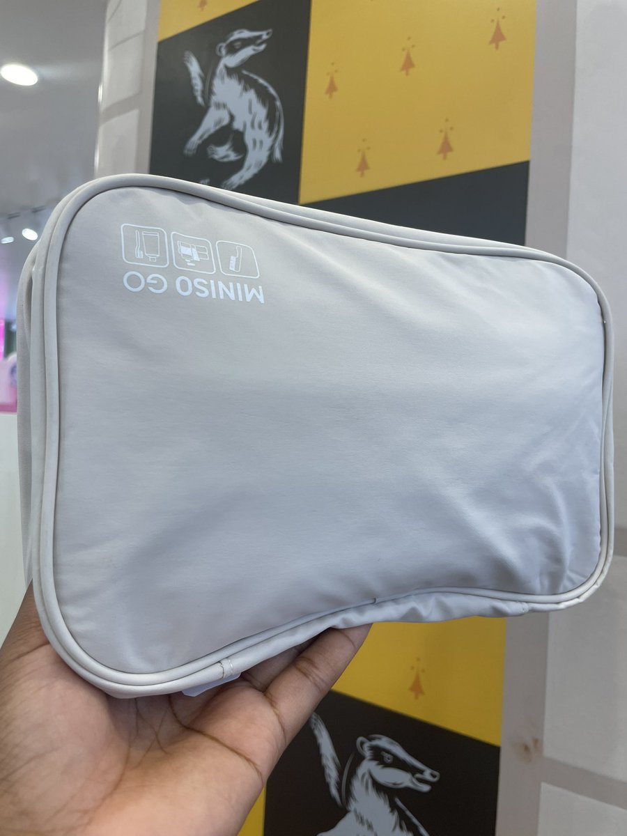 MinisoKE's tweet photo. Toiletry bags in different colors 😮‍💨

📍Available at all Miniso Branches 

Price range 💰Ksh. 659- Ksh. 999
#minisokenya #lifeisforfun https://t.co/sBtFgxZkL2