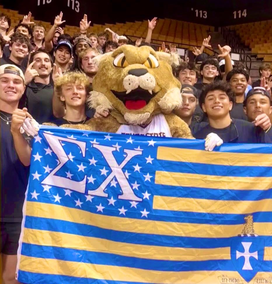 kdamp's tweet photo. That’s now five wins in a row (leading to 14-1 at home and being two games out of first place in the SBC) for @TXStateMBB. Shout out to our @txst students (especially @TXSTFSL) for creating a great atmosphere. Two biggest crowds of the year this week thanks to them! #BeatULM
🐾⭐️ https://t.co/24AttekILw
