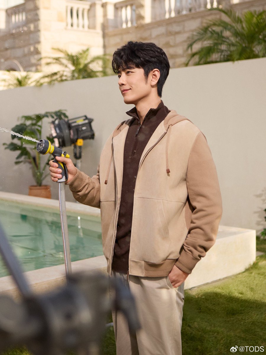 พี่จ้านกับ Tod’s คือคุนชายตลอดไป แต่หล่อละมุนจังคะ รุปเน้ 😍😍

 #XiaoZhanxTods