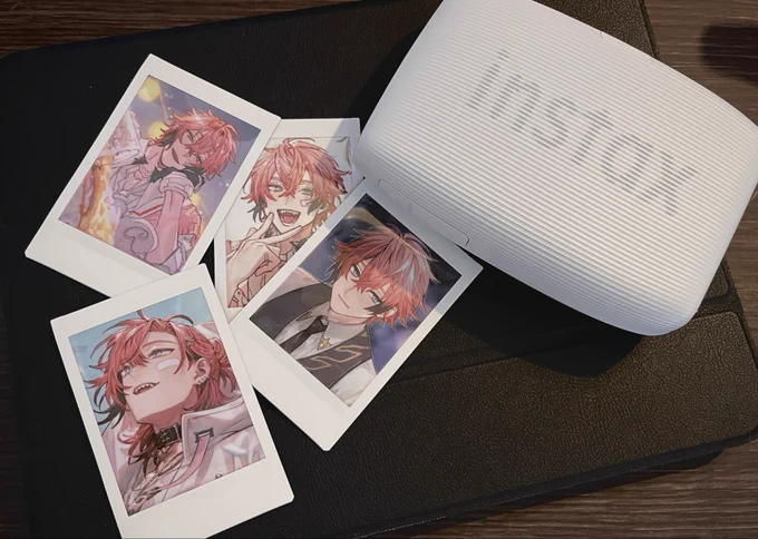 ラベルプリンターが流行ってるなかチェキプリンターを買って印刷してるオタク ガチのチェキフィルムに印刷できるので質感がめちゃかわいいです