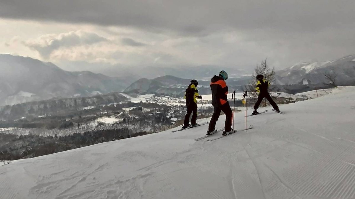 WhiteLocus_ski's tweet photo. 春合宿2日目！
比較的いい天気なので頑張ります！ https://t.co/SNmwzygFAN