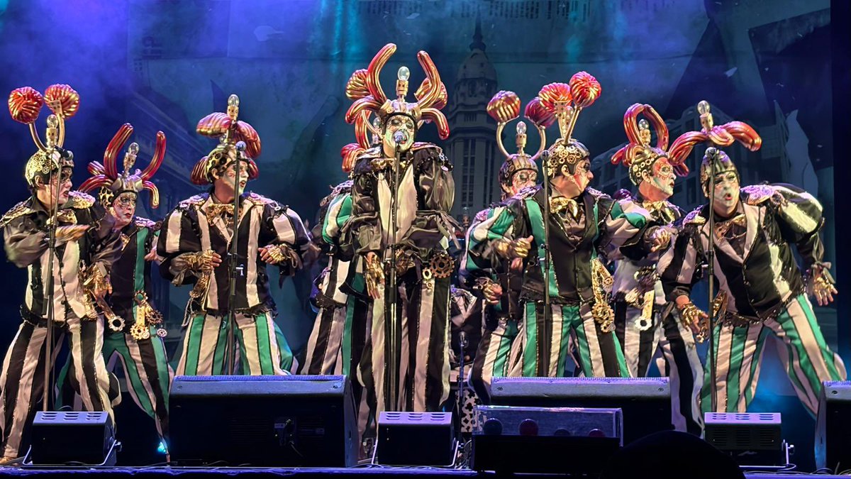 coladoscarnaval's tweet photo. Así pasaba La Nueva Milonga en su segunda rueda del concurso en el Teatro de Verano Ramón Collazo🔥
#ElVerdaderoCarnaval lo vivis por #Colados🚛 https://t.co/l0Lr47tUMs