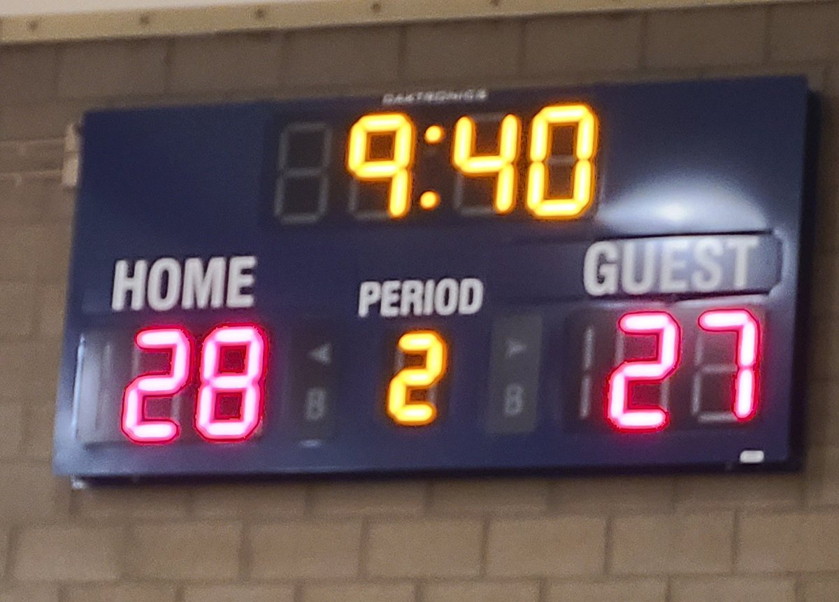 fernandojlemus's tweet photo. @SgaEaglesHoops is leading Cypress 28-27 at the half in their 1st round @CIFSS boys' basketball Division 1 matchup.  @MaxPreps @latimes @SGVTribune https://t.co/2qCoocx4Lm