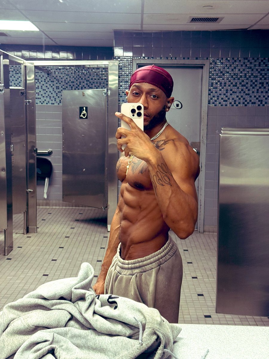 Did you put your vote in today 🗳️🙏🏾🫶🏽…

Link in my Bio , Mr Health &amp; Fitness 2026 , Help me get one step closer to winning 😁🫶🏽