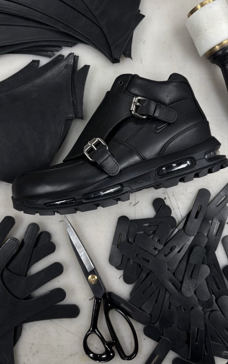 LegendaryLade's tweet photo. CFDA Award winning brand Public School  is back and they debuted customized Nike ACG boots by Makayla Wray for MAW Atelier! 🔥🗽 https://t.co/gsnfI56Avy