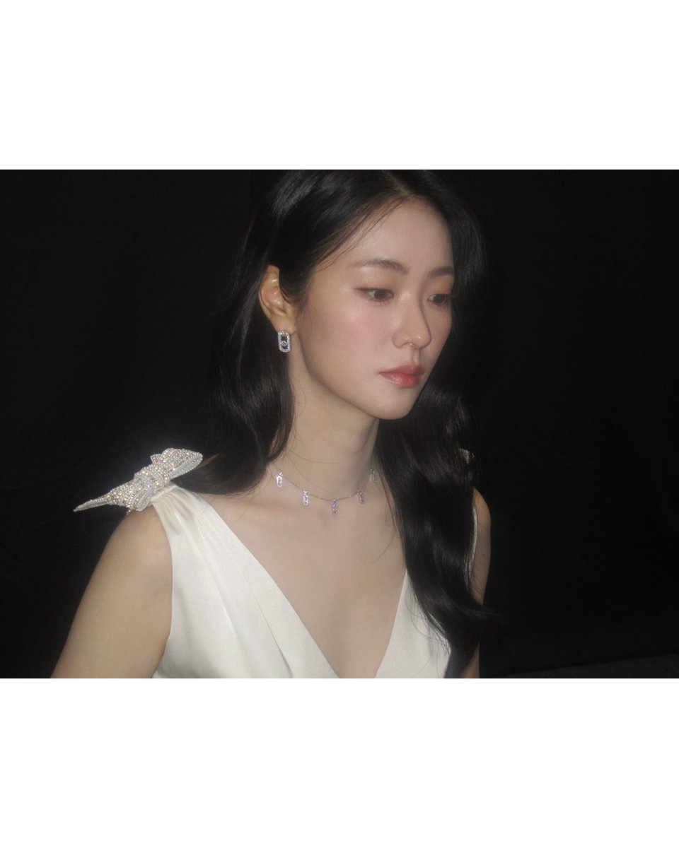 jeon yeobeen universe tweet media