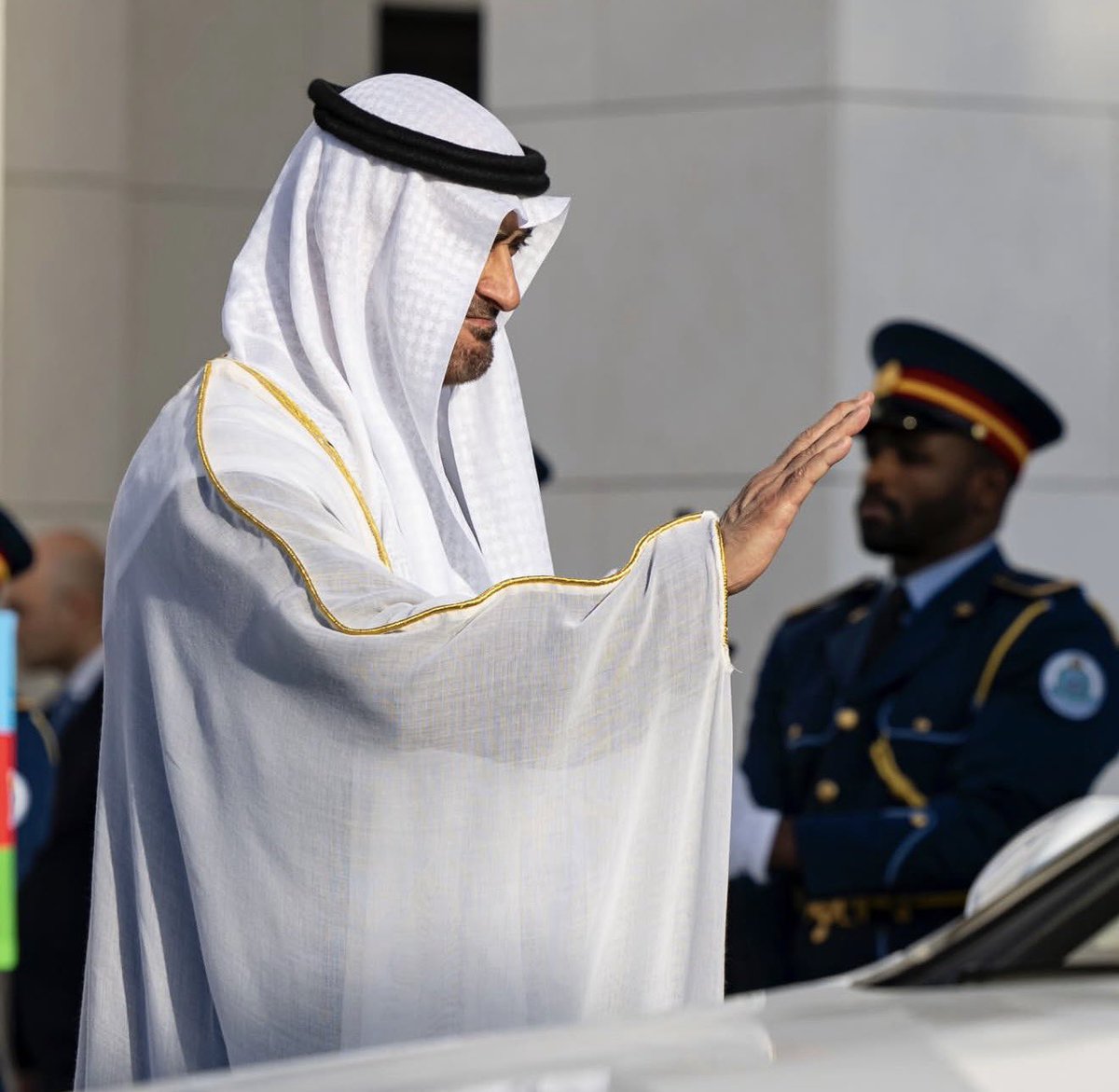 يا عقال المرجلة لي ما يطيح🤍
#محمد_بن_زايد