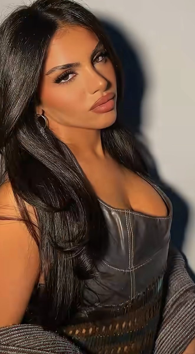 Huddda2k's tweet image. FACECARD NEVA DECLINES!!!!!!!

#HudaXNYFW #NYFW26