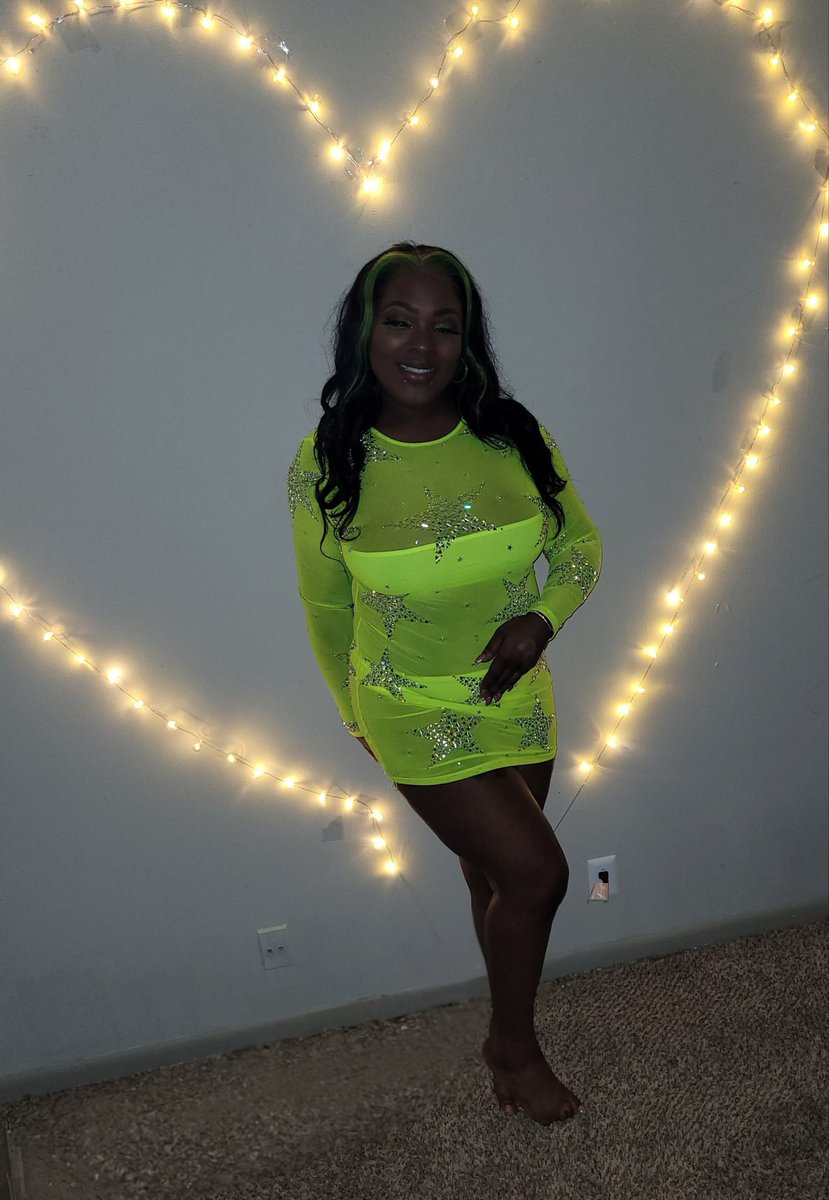 Princessbbycash's tweet photo. It’s just a Wednesday in the city. 💋 

Sexy curvy Ebony https://t.co/t9bWAx7t1B