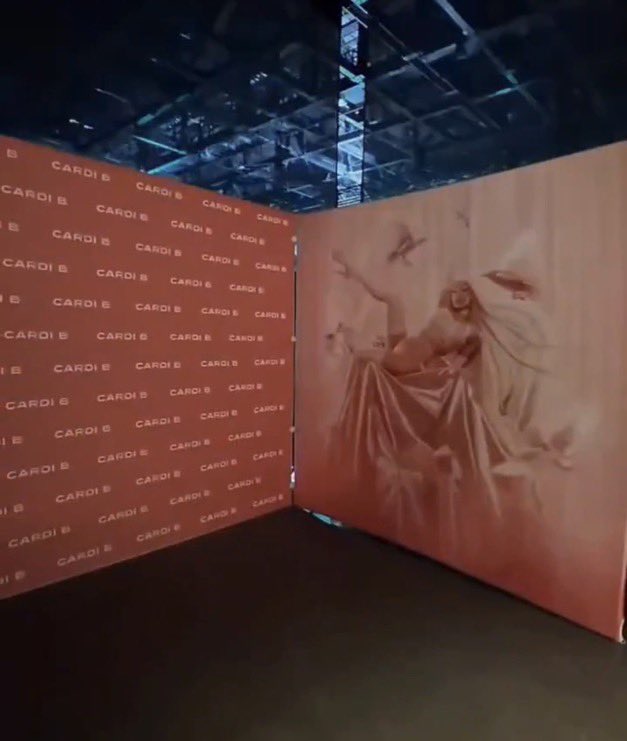 Royalty                           HoodRat