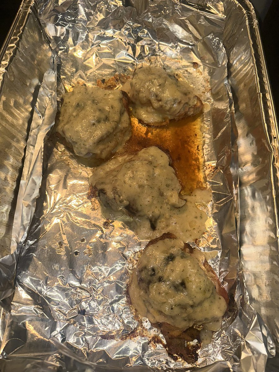 Dinner @ 9pm cus ima young ho