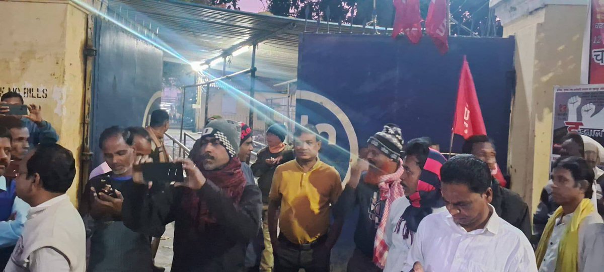 cpimspeak's tweet image. #GeneralStrike is officially UNDERWAY!
Total strike across the Jute Mills in Hooghly.
#12thfebgeneralstrike