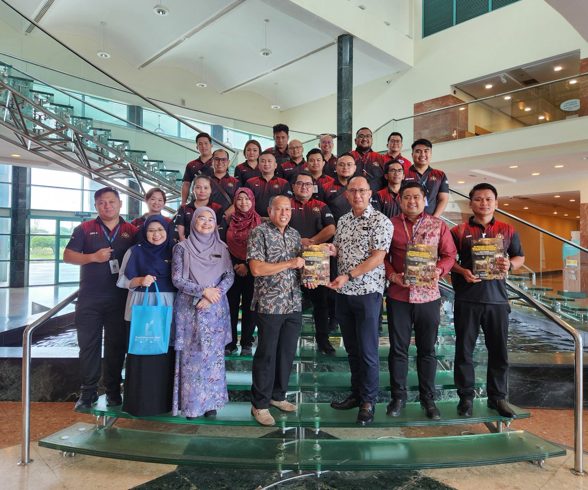 Lawatan Rasmi Institut Latihan Kementerian Kesihatan Malaysia Kuching

facebook.com/share/p/1JgnGZ…