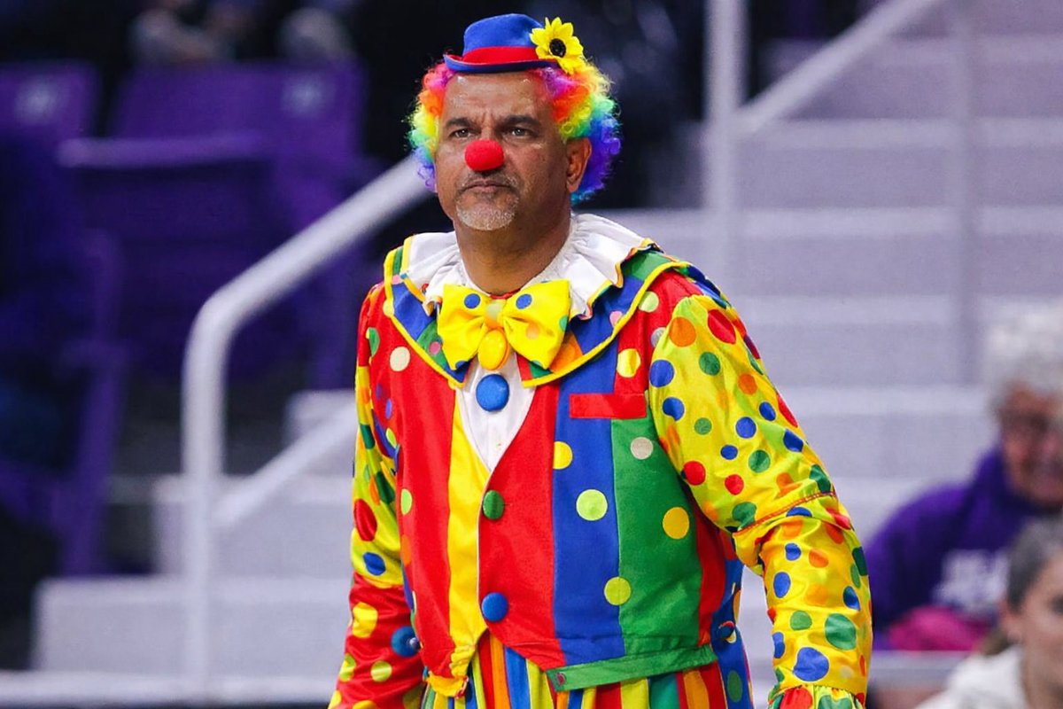 JustTheTipton11's tweet photo. Please K State. This man should be gone no later than noon tomorrow. https://t.co/ltm8quqYjl