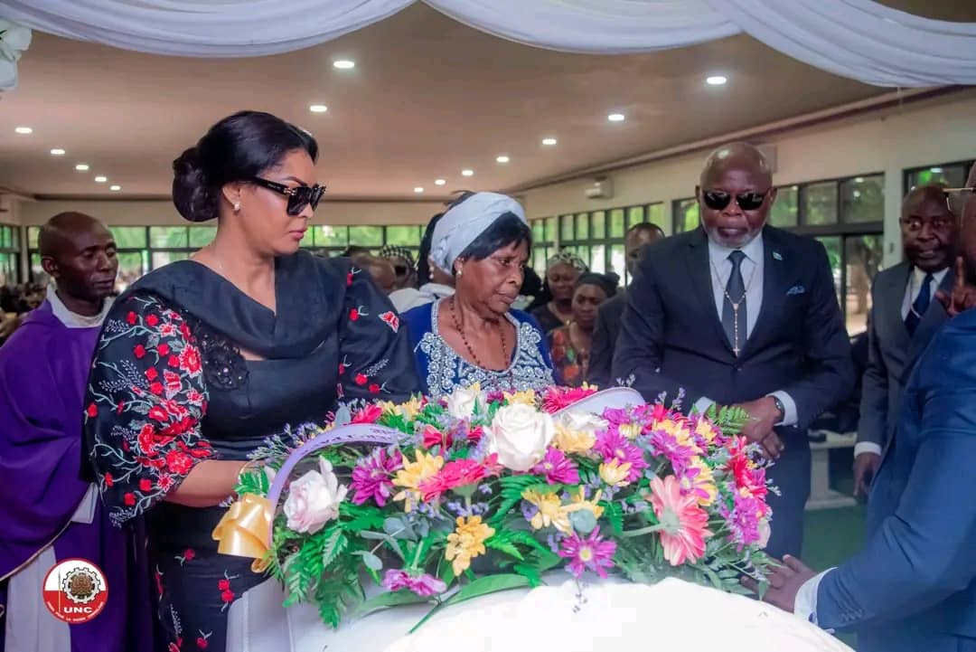 La présence du couple présidentiel était une consolation à toute la famille de <a href="/VitalKamerhe1/">Vital Kamerhe</a>.