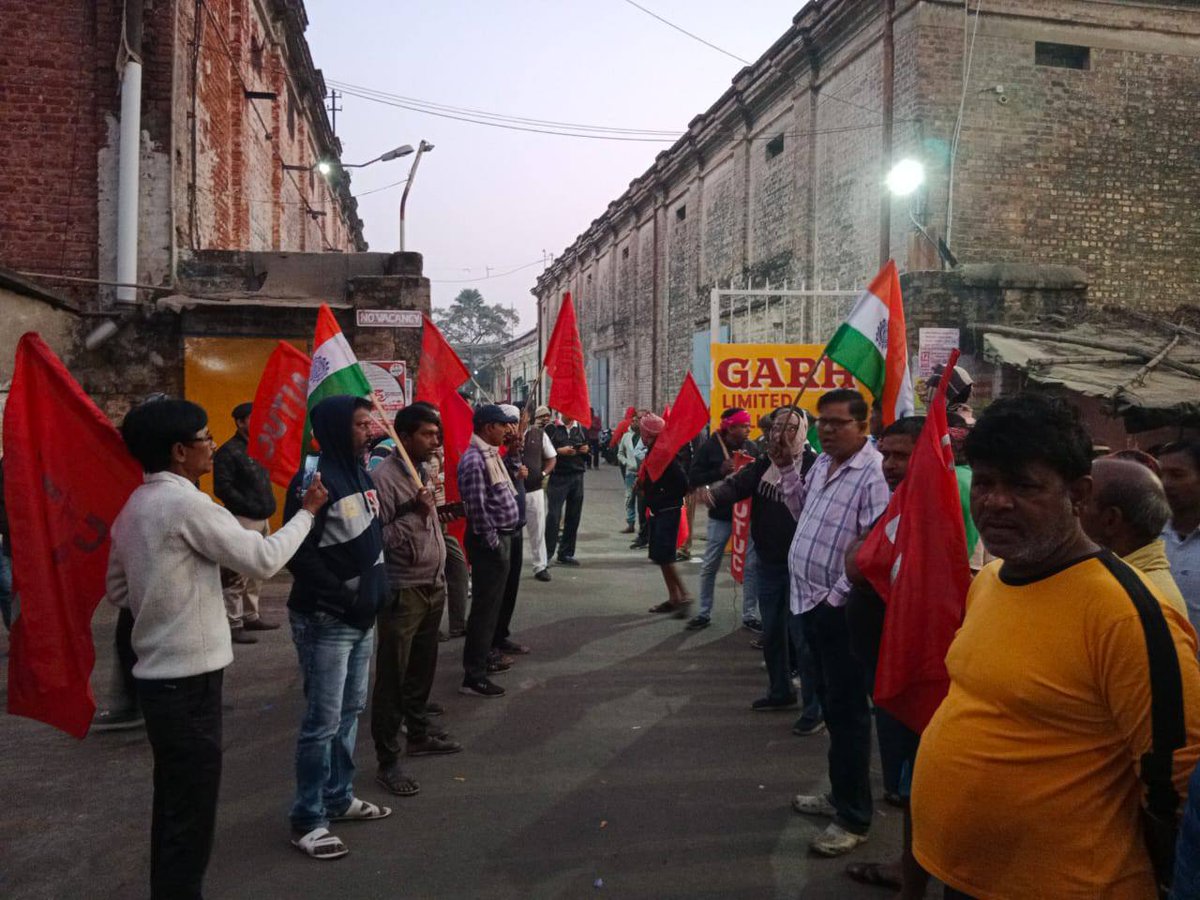 cpimspeak's tweet image. #GeneralStrike is officially UNDERWAY!
Total strike across the Jute Mills in Hooghly.
#12thfebgeneralstrike