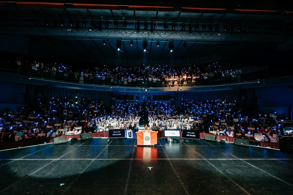 CDM Entertainment tweet media