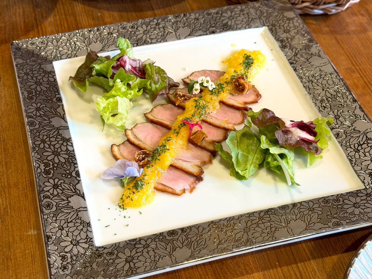 otokomaeeeeee's tweet photo. こんにちは♪
南越谷 ビストロ男前でございます🌞

当店のランチメニューは『月替わりランチコース』です💡
選べる前菜・メイン料理が毎月変わります！
ぜひ毎月チェックしてみてください👀✨

本日も皆様のご来店を心よりお待ちしております🙇‍♀️ https://t.co/CEDLdedBwx