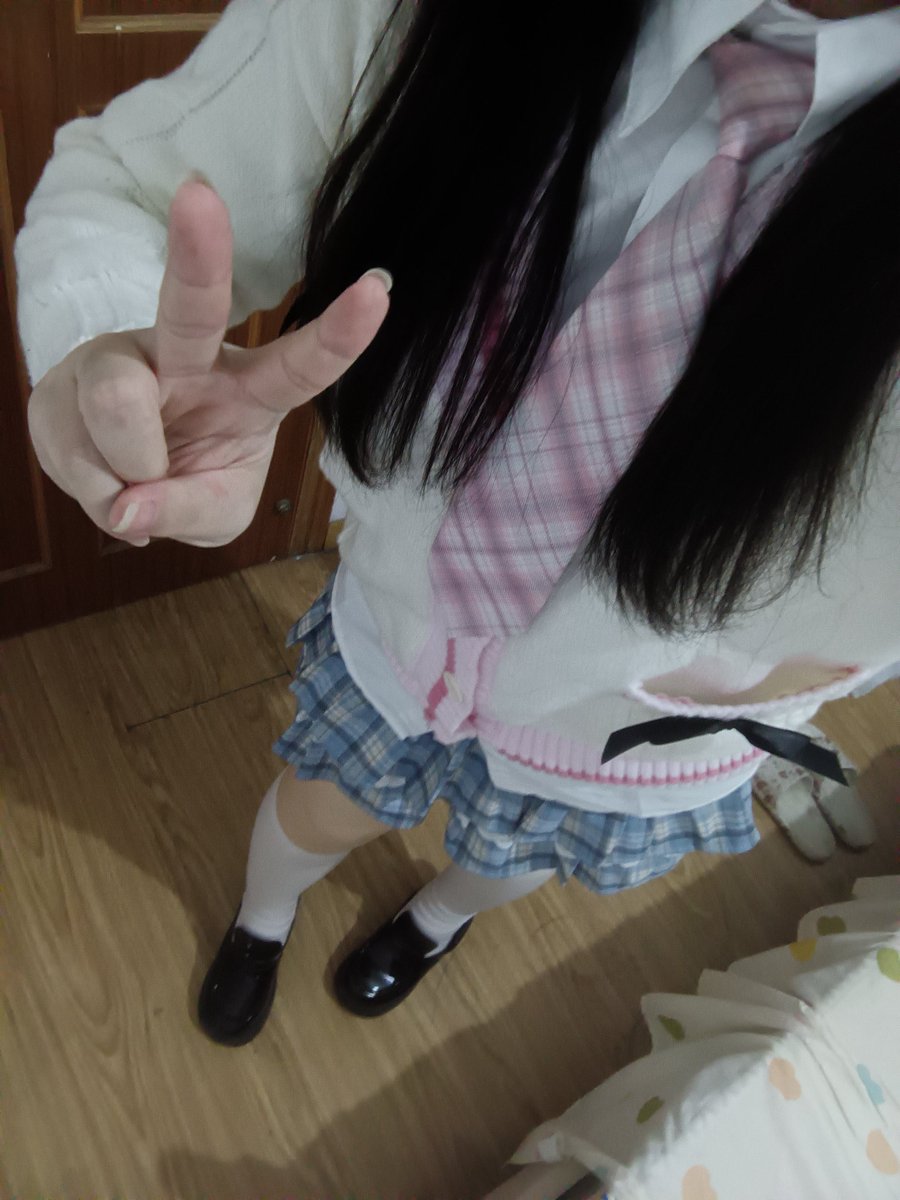 xiaorouRBQ520's tweet photo. 失踪了一年，终于记起登录密码了😭（喜）
我还活着，让大伙失望了😋
先发四张存货庆祝一下😝 https://t.co/EoJ2baLBtI