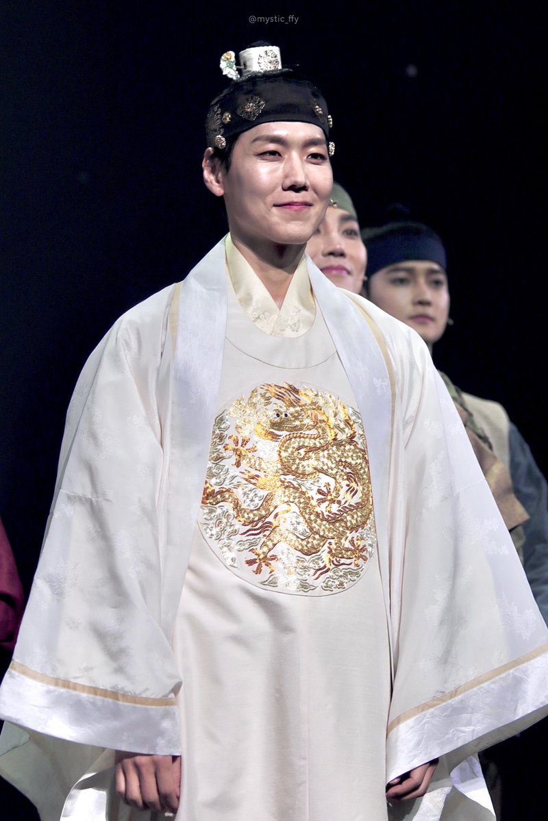 260210 #한복입은남자 커튼콜데이

세종·진석 | #카이 

😊😊