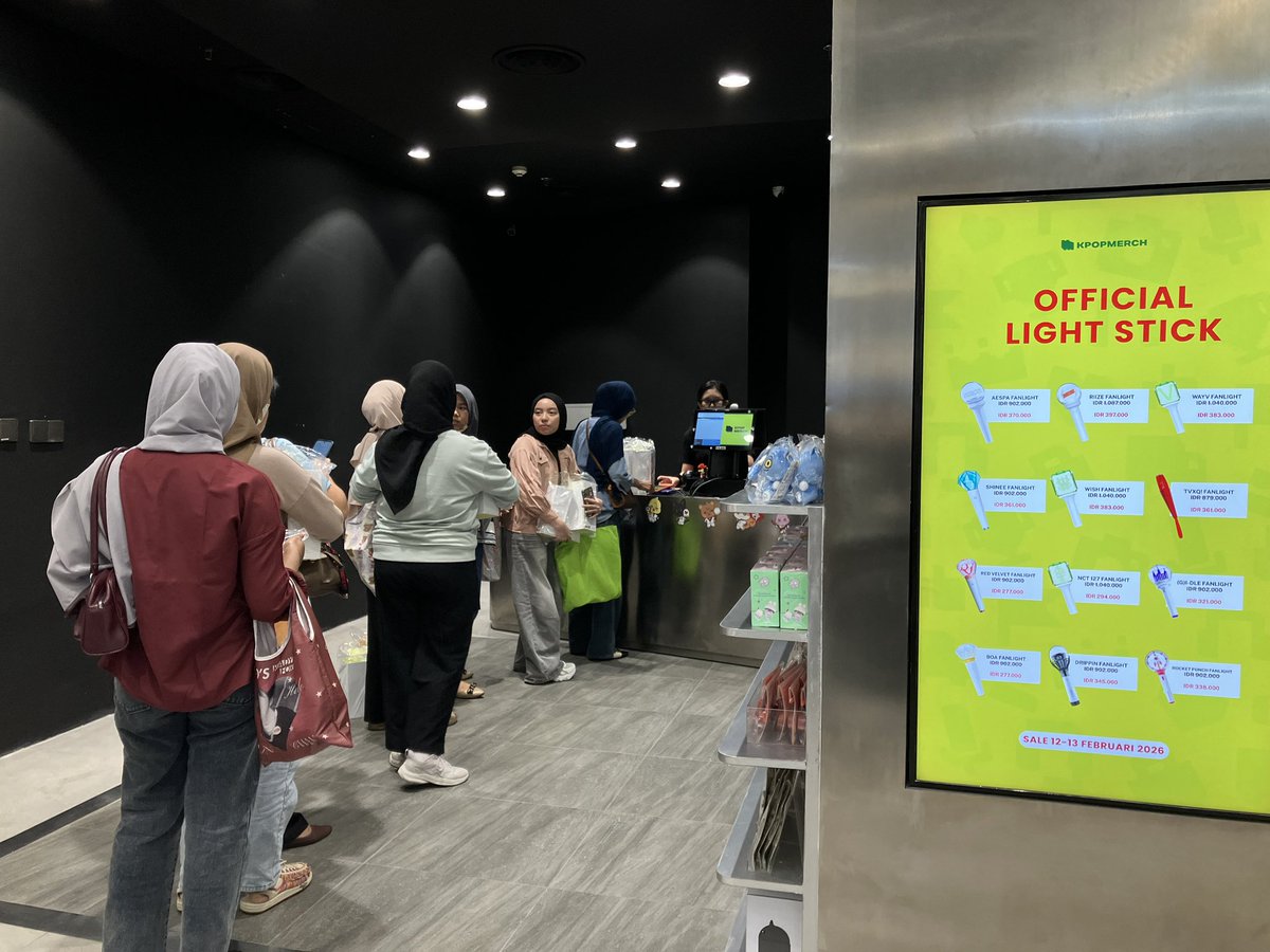 medomkpopmerch's tweet image. Kpopmerch Light Stick Sale✨

⏰12-13 February 2026
📍Lotte Mall Kuningan - GFloor, Jakarta Selatan

#kpopmerch #kpopstore #kpop #kpophaul #nct