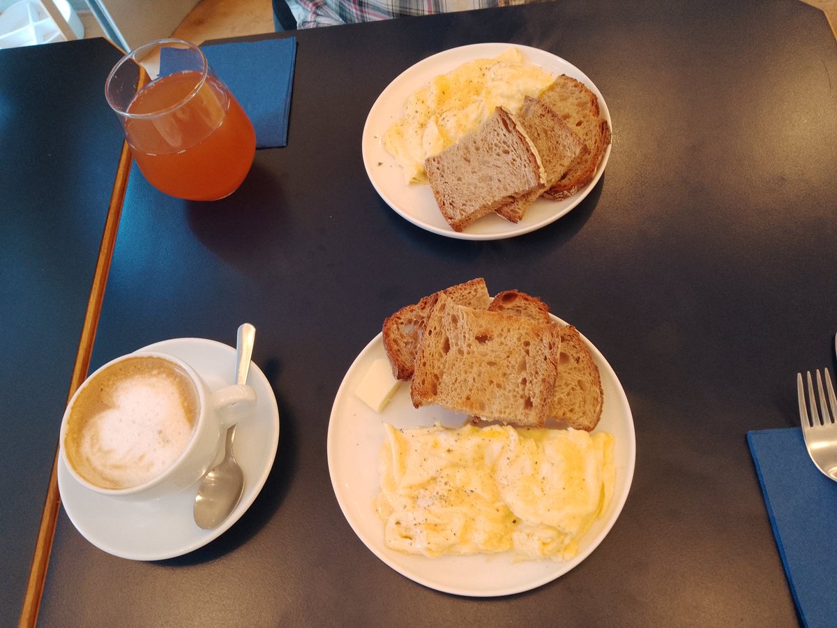 Having a wonderful breakfast this morning @cafeglaz, amazing freshly cooked food and delightful service.  We will be back again soon #tarlietravels <a href="/voyageanantes/">Ivan</a> @ExploreFrance