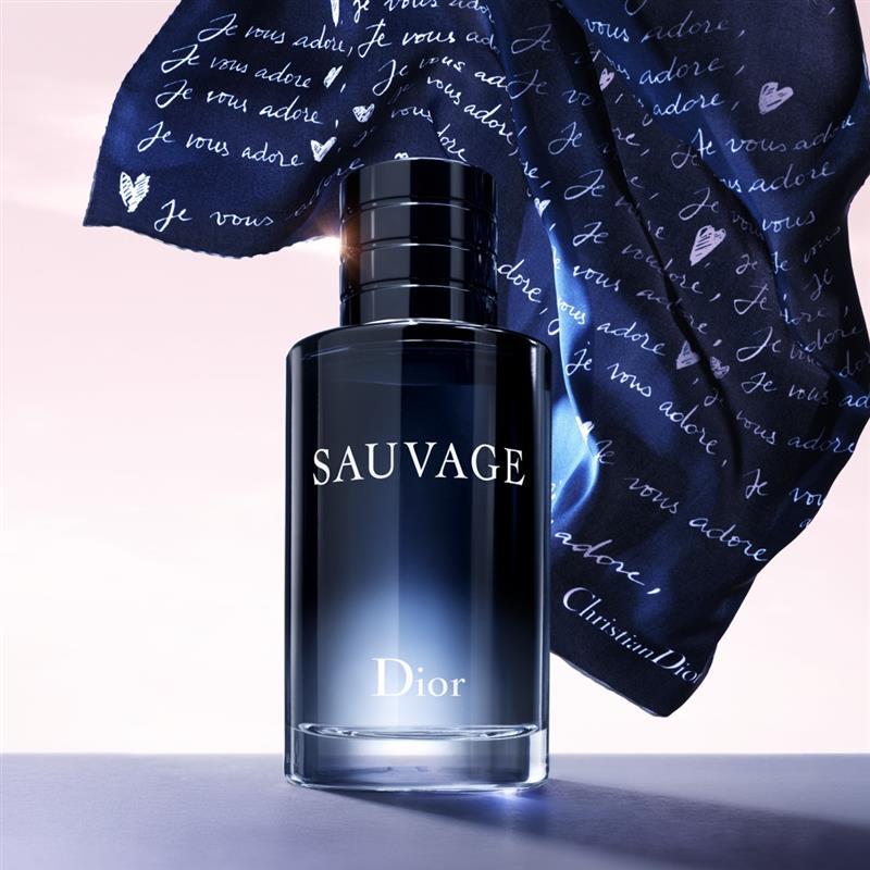 愛を伝える特別なバレンタインデーはもうすぐそこ。 公式ブティック