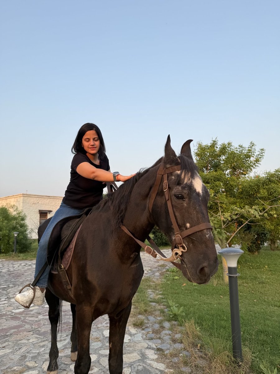 Divyavision_31s's tweet photo. The first time I rode a horse alone, I felt no fear. Just calm. I don’t see the flick of ears or eyes, but I feel the rhythm, the breath, the trust. Connection isn’t about sight. It’s energy meeting energy.
Some bonds are felt, not seen.🤍
#DivyaVision #FeltNotSeen #Blindcreator https://t.co/S4DpqiBOUo