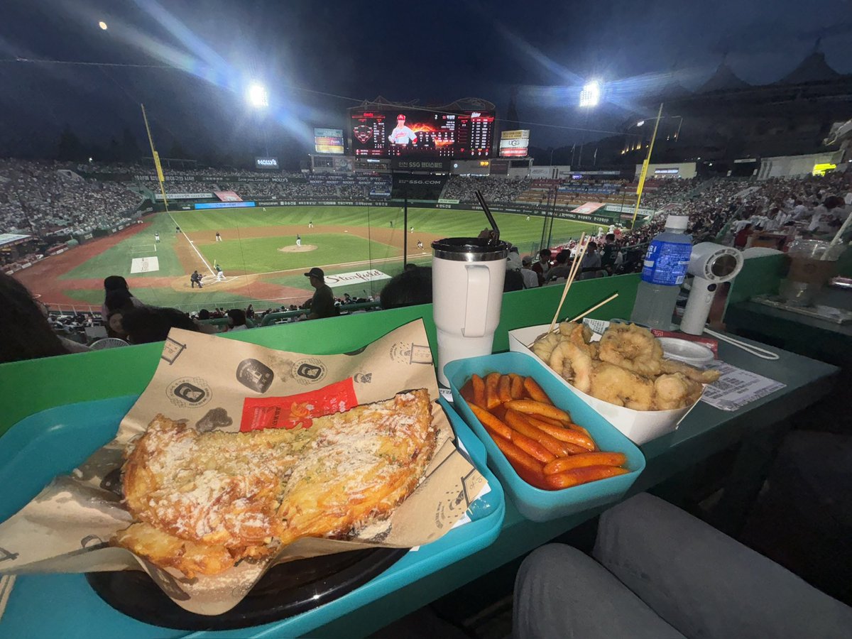 mothae.. tweet media