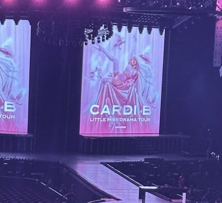 Rich bitch energy; not that shit show 🤣😂🤣🤣