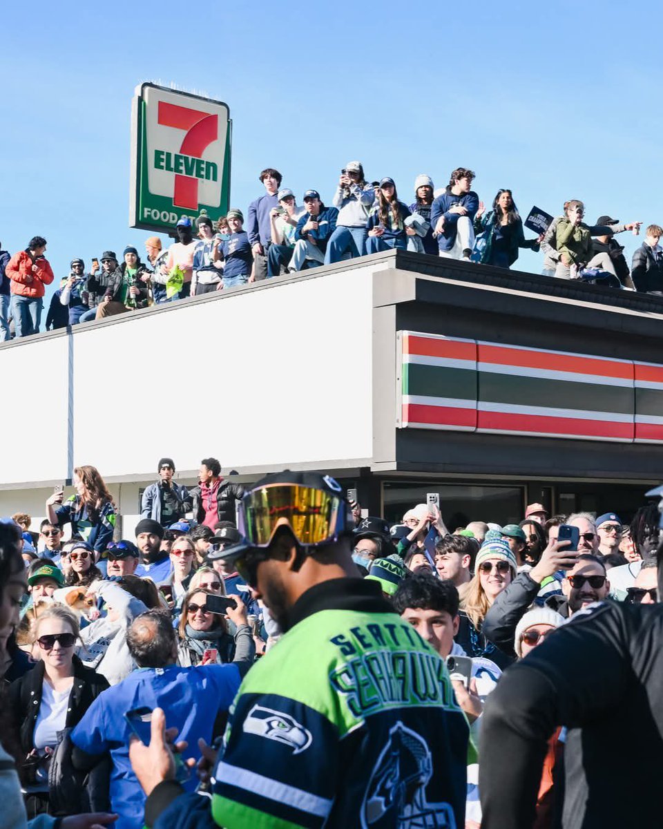 Put this aesthetically pleasing picture  in the Louve. 

Good LORD.