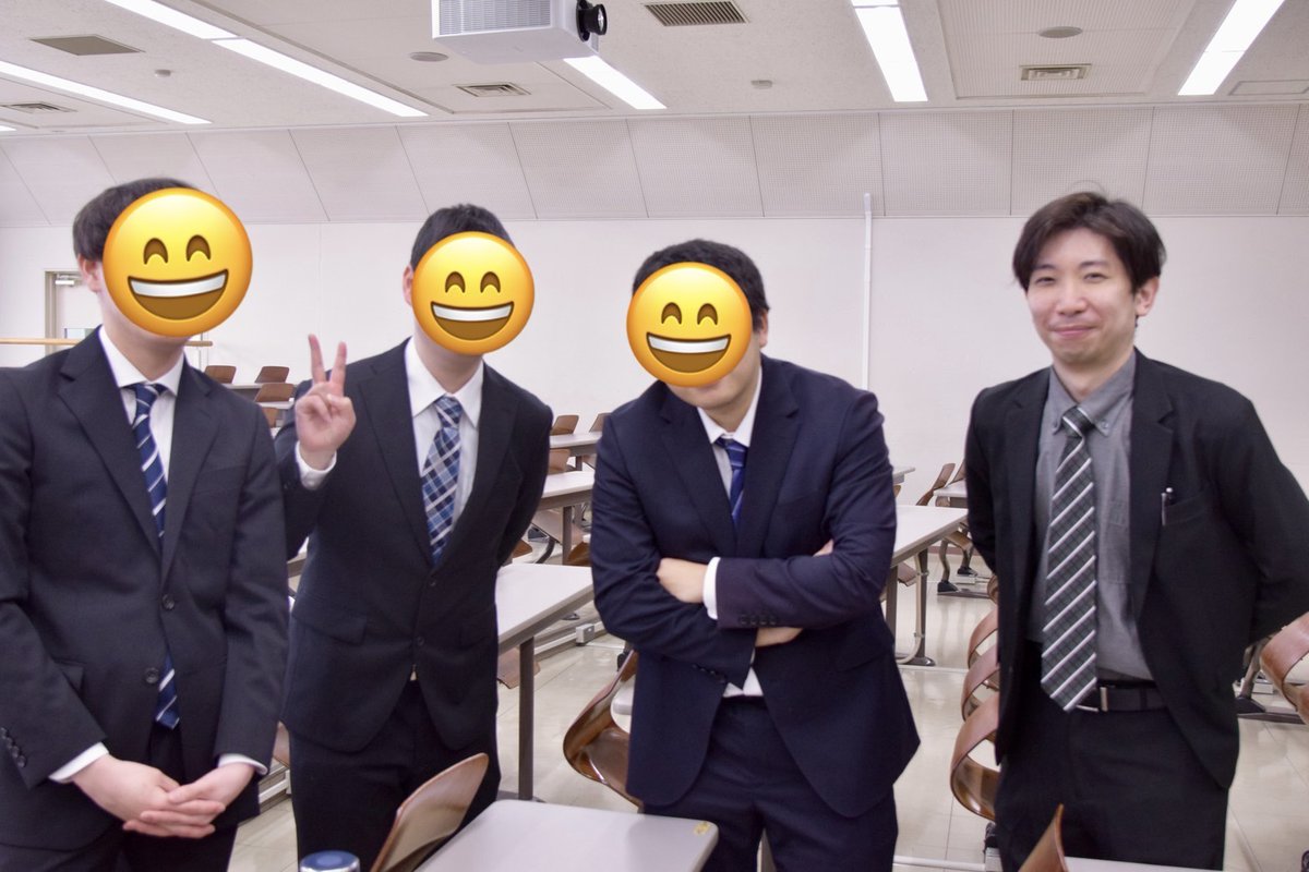 VclVisual's tweet photo. 先日は「修士論文公聴会」と「卒研合同最終発表会」がありました！
院生・学部生共に、今まで頑張った成果をしっかり発表できていたと思います！素晴らしい発表でした！ https://t.co/2M1YrIN2LV