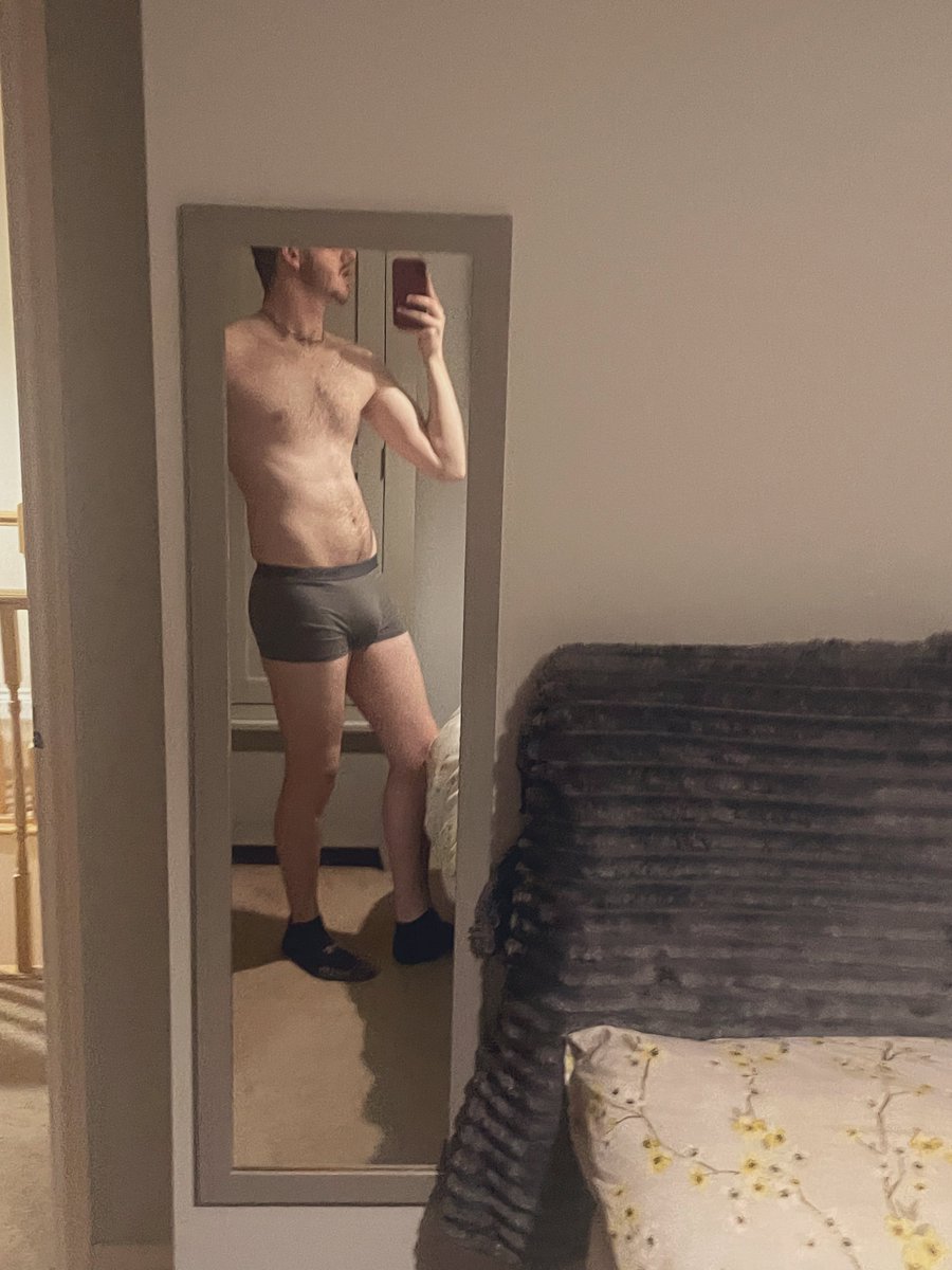 OnlyBoyLeft tweet media