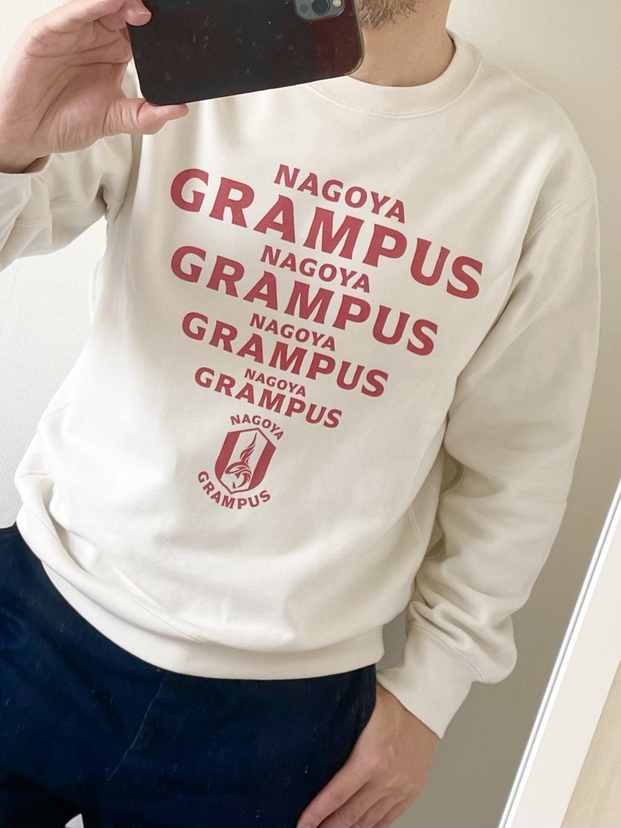 _tokuma's tweet image. 良い！良いぞ！普段から着てしまう。WEB注文から５日で到着。想定よりもかなり早いですね。このデザインのままトートバッグも欲しいけど、別のデザインを考えたくなる。試合のない日もグランパス過ぎる日々だよ。
#JリーグUT部 #グランパス #GRAMPUS #UTme